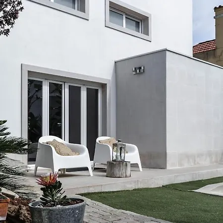 Holiday home White And Light House